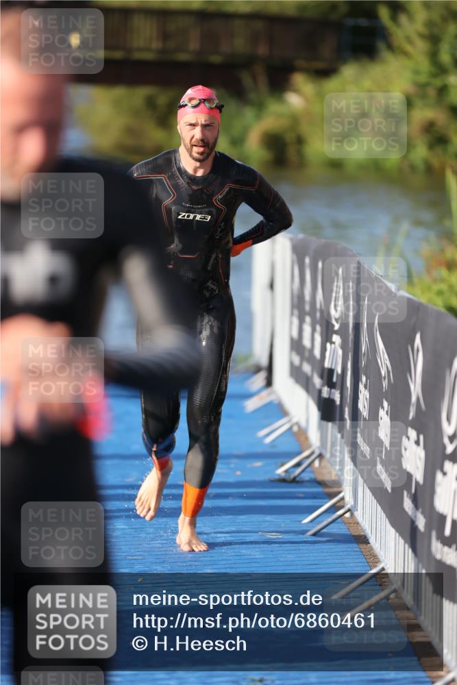 25.08.2024 - Elbe Triathlon Hamburg H.Heesch http://msf.ph/oto/6860461 25.08.2024 09:14:34 Schwimmen 338, 404, 414, 415, 419, 465 meine-sportfotos.de