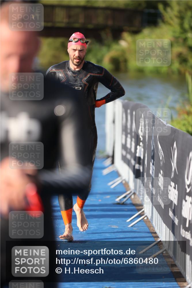 25.08.2024 - Elbe Triathlon Hamburg H.Heesch http://msf.ph/oto/6860480 25.08.2024 09:14:34 Schwimmen 338, 404, 414, 415, 419, 465 meine-sportfotos.de