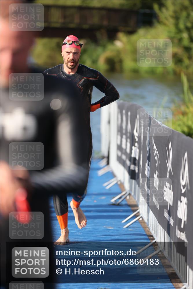 25.08.2024 - Elbe Triathlon Hamburg H.Heesch http://msf.ph/oto/6860483 25.08.2024 09:14:34 Schwimmen 338, 404, 414, 415, 419, 465 meine-sportfotos.de