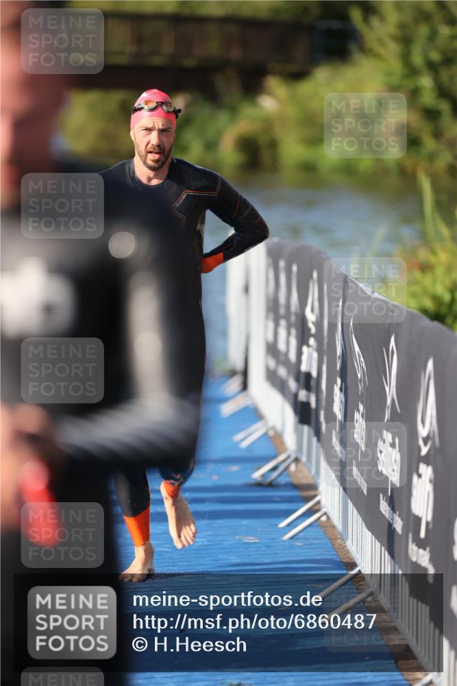 25.08.2024 - Elbe Triathlon Hamburg H.Heesch http://msf.ph/oto/6860487 25.08.2024 09:14:34 Schwimmen 338, 404, 414, 415, 419, 465 meine-sportfotos.de