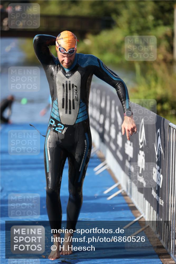 25.08.2024 - Elbe Triathlon Hamburg H.Heesch http://msf.ph/oto/6860526 25.08.2024 09:14:42 Schwimmen 338, 404, 414, 415, 419, 465 meine-sportfotos.de