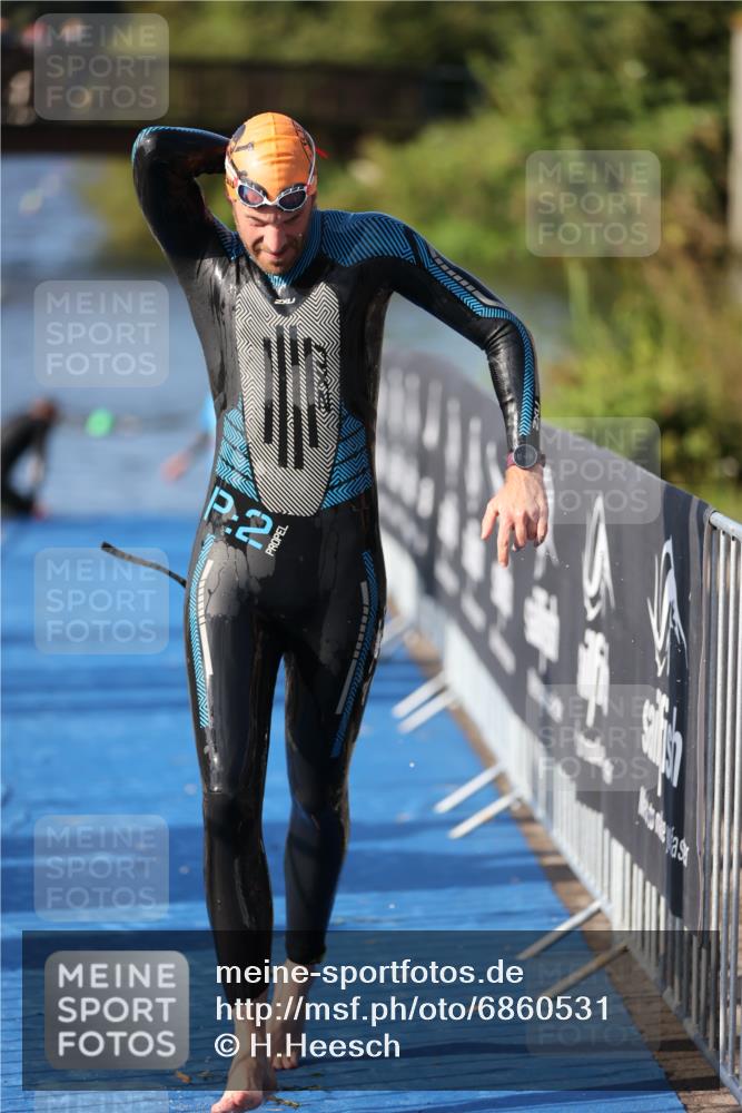 25.08.2024 - Elbe Triathlon Hamburg H.Heesch http://msf.ph/oto/6860531 25.08.2024 09:14:42 Schwimmen 338, 404, 414, 415, 419, 465 meine-sportfotos.de