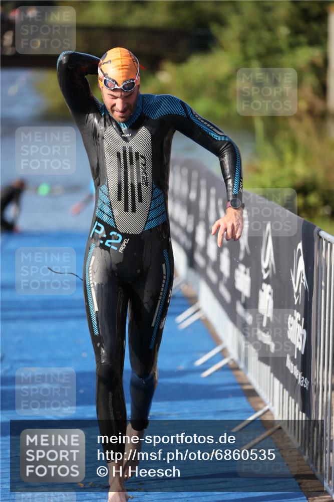 25.08.2024 - Elbe Triathlon Hamburg H.Heesch http://msf.ph/oto/6860535 25.08.2024 09:14:42 Schwimmen 338, 404, 414, 415, 419, 465 meine-sportfotos.de