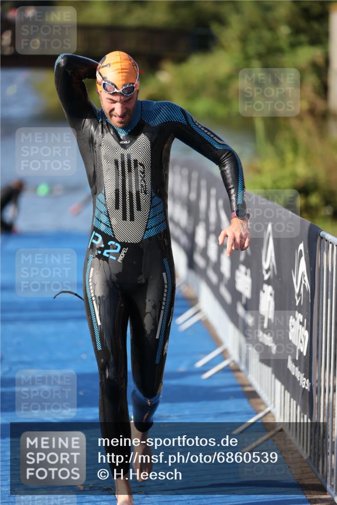 25.08.2024 - Elbe Triathlon Hamburg H.Heesch http://msf.ph/oto/6860539 25.08.2024 09:14:42 Schwimmen 338, 404, 414, 415, 419, 465 meine-sportfotos.de