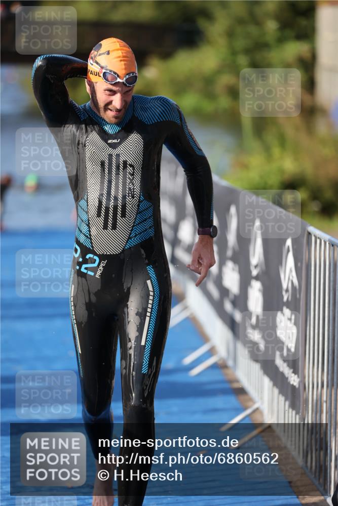 25.08.2024 - Elbe Triathlon Hamburg H.Heesch http://msf.ph/oto/6860562 25.08.2024 09:14:43 Schwimmen 338, 404, 414, 415, 419, 465 meine-sportfotos.de