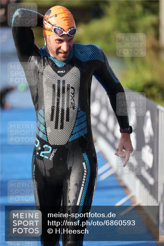 25.08.2024 - Elbe Triathlon Hamburg H.Heesch http://msf.ph/oto/6860593 25.08.2024 09:14:43 Schwimmen 338, 404, 414, 415, 419, 465 meine-sportfotos.de
