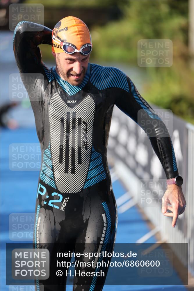 25.08.2024 - Elbe Triathlon Hamburg H.Heesch http://msf.ph/oto/6860600 25.08.2024 09:14:43 Schwimmen 338, 404, 414, 415, 419, 465 meine-sportfotos.de