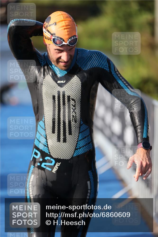 25.08.2024 - Elbe Triathlon Hamburg H.Heesch http://msf.ph/oto/6860609 25.08.2024 09:14:43 Schwimmen 338, 404, 414, 415, 419, 465 meine-sportfotos.de