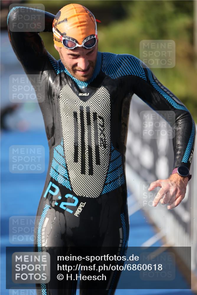 25.08.2024 - Elbe Triathlon Hamburg H.Heesch http://msf.ph/oto/6860618 25.08.2024 09:14:43 Schwimmen 338, 404, 414, 415, 419, 465 meine-sportfotos.de