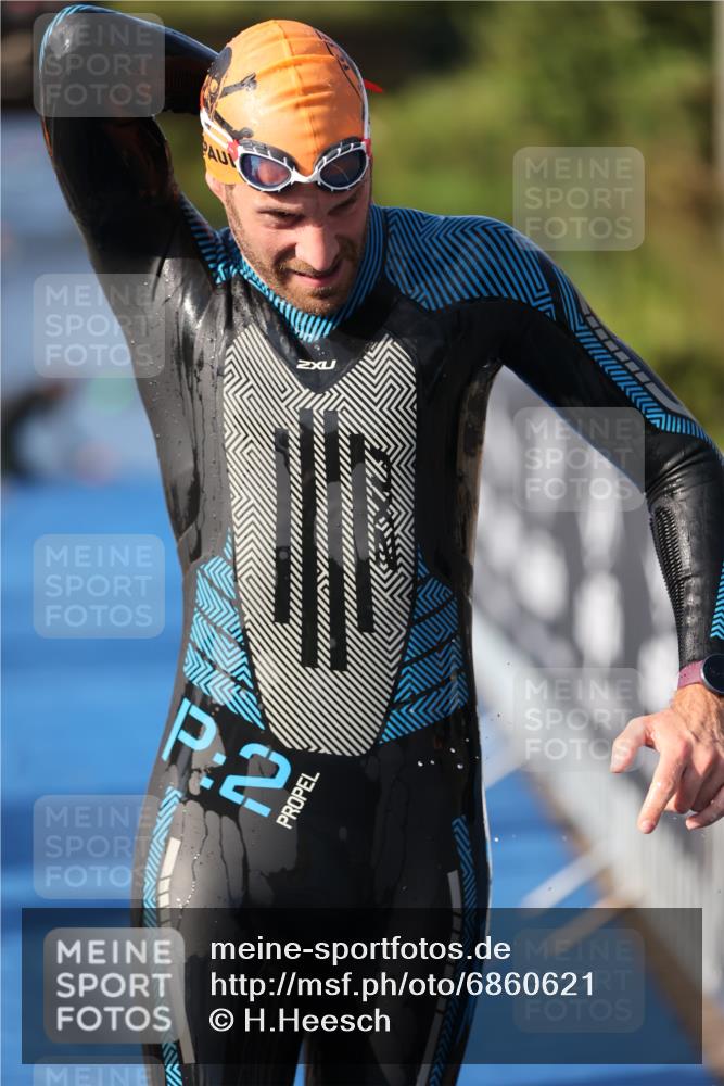 25.08.2024 - Elbe Triathlon Hamburg H.Heesch http://msf.ph/oto/6860621 25.08.2024 09:14:44 Schwimmen 338, 404, 414, 415, 419, 465 meine-sportfotos.de
