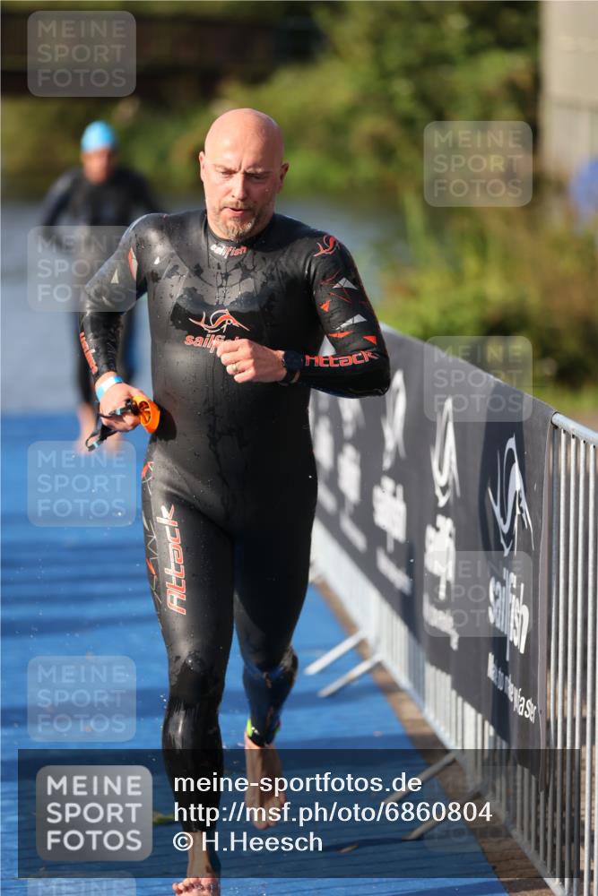 25.08.2024 - Elbe Triathlon Hamburg H.Heesch http://msf.ph/oto/6860804 25.08.2024 09:15:29 Schwimmen 276, 369, 409, 426 meine-sportfotos.de