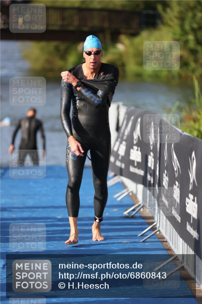 25.08.2024 - Elbe Triathlon Hamburg H.Heesch http://msf.ph/oto/6860843 25.08.2024 09:15:34 Schwimmen 276, 369, 409, 426 meine-sportfotos.de