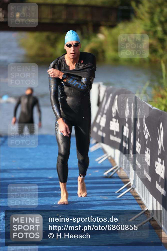 25.08.2024 - Elbe Triathlon Hamburg H.Heesch http://msf.ph/oto/6860855 25.08.2024 09:15:34 Schwimmen 276, 369, 409, 426 meine-sportfotos.de