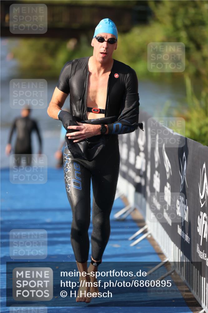 25.08.2024 - Elbe Triathlon Hamburg H.Heesch http://msf.ph/oto/6860895 25.08.2024 09:15:36 Schwimmen 276, 369, 409, 426 meine-sportfotos.de