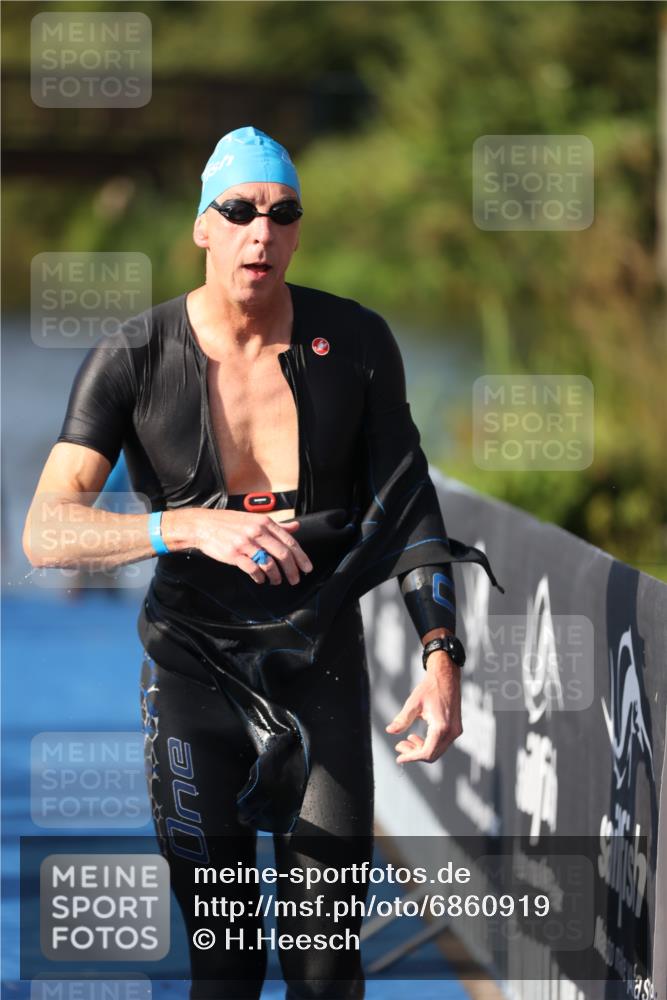 25.08.2024 - Elbe Triathlon Hamburg H.Heesch http://msf.ph/oto/6860919 25.08.2024 09:15:37 Schwimmen 276, 369, 409, 426 meine-sportfotos.de