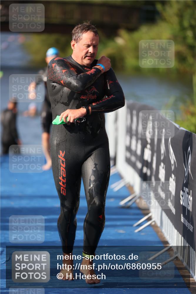 25.08.2024 - Elbe Triathlon Hamburg H.Heesch http://msf.ph/oto/6860955 25.08.2024 09:15:56 Schwimmen 363, 372, 409, 426 meine-sportfotos.de