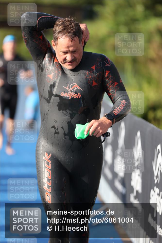 25.08.2024 - Elbe Triathlon Hamburg H.Heesch http://msf.ph/oto/6861004 25.08.2024 09:15:57 Schwimmen 363, 372, 409, 426 meine-sportfotos.de