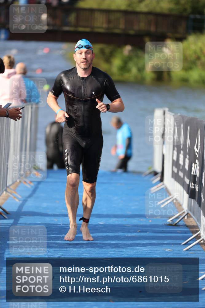 25.08.2024 - Elbe Triathlon Hamburg H.Heesch http://msf.ph/oto/6861015 25.08.2024 09:16:00 Schwimmen 363, 372, 409, 426 meine-sportfotos.de