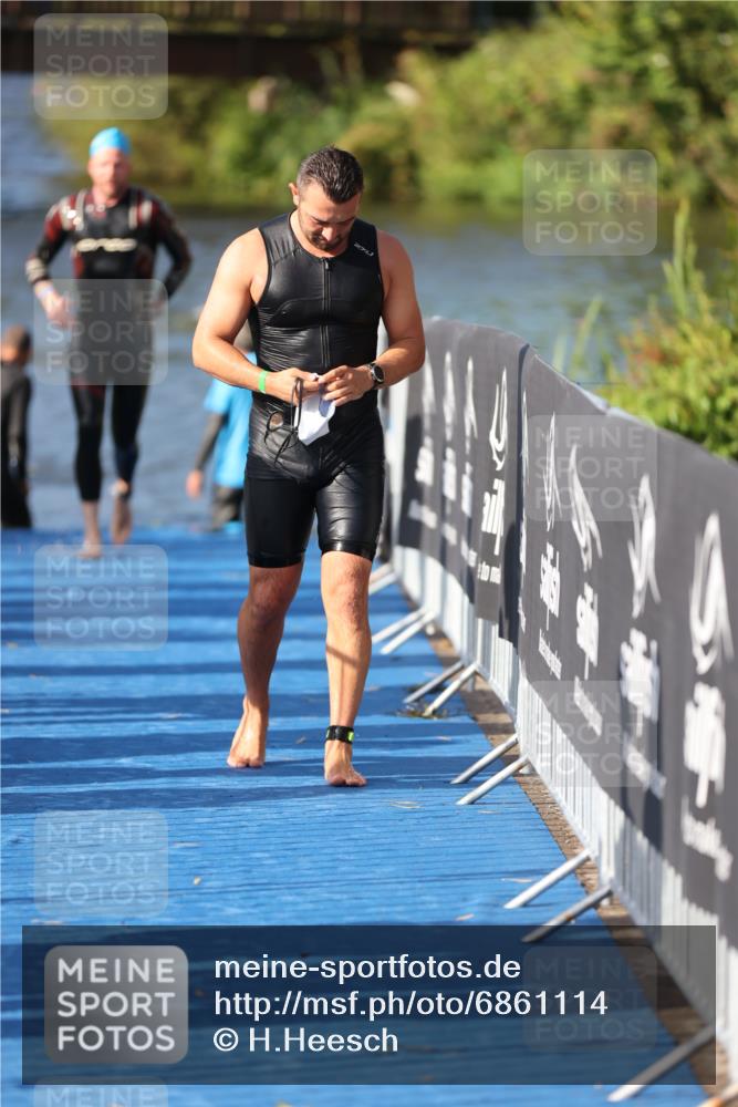 25.08.2024 - Elbe Triathlon Hamburg H.Heesch http://msf.ph/oto/6861114 25.08.2024 09:16:36 Schwimmen 390 meine-sportfotos.de