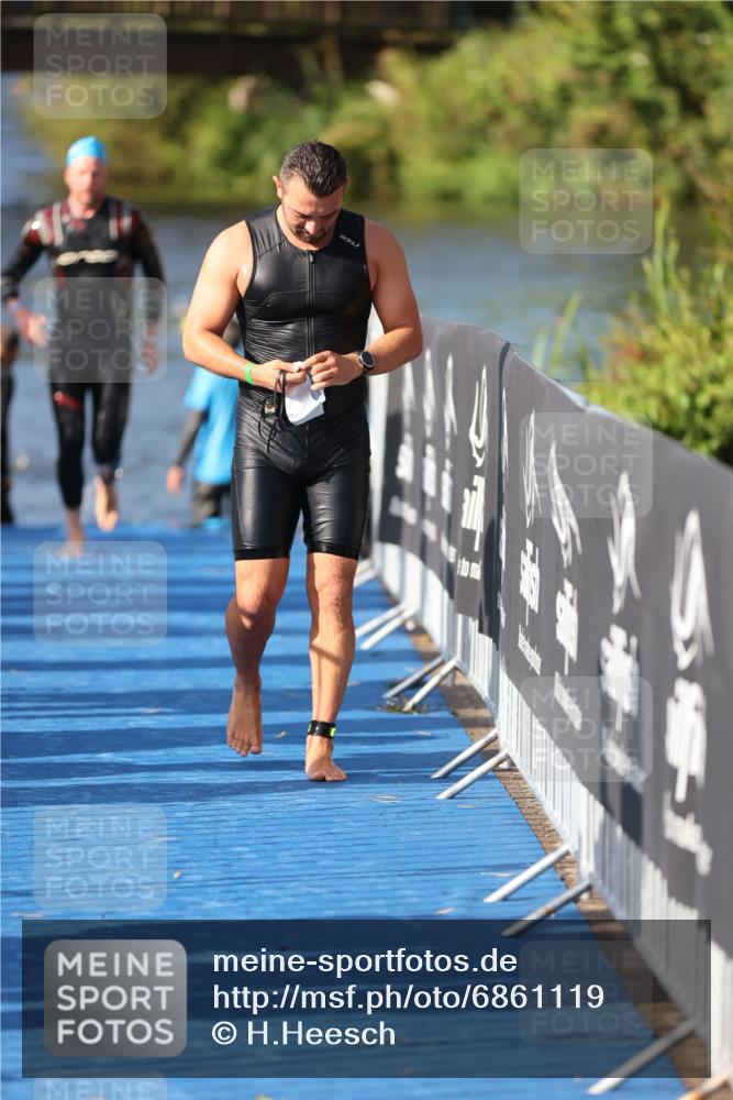 25.08.2024 - Elbe Triathlon Hamburg H.Heesch http://msf.ph/oto/6861119 25.08.2024 09:16:36 Schwimmen 390 meine-sportfotos.de