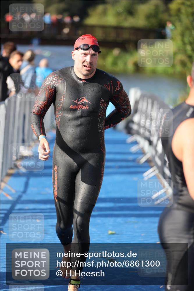 25.08.2024 - Elbe Triathlon Hamburg H.Heesch http://msf.ph/oto/6861300 25.08.2024 09:16:53 Schwimmen 347, 387, 390 meine-sportfotos.de