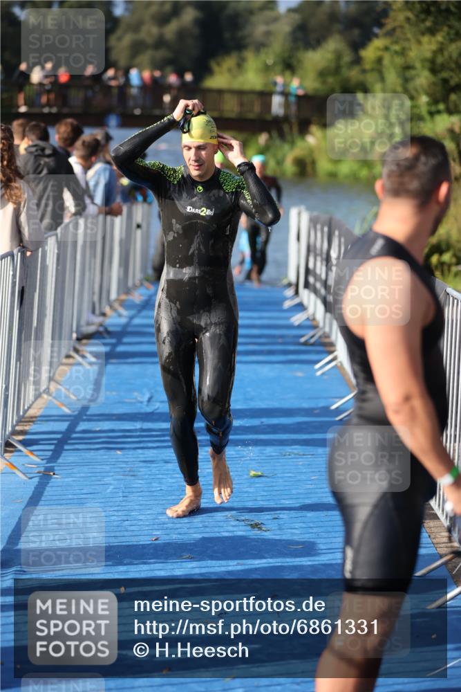 25.08.2024 - Elbe Triathlon Hamburg H.Heesch http://msf.ph/oto/6861331 25.08.2024 09:17:08 Schwimmen 304, 307, 347, 370, 378, 387, 417, 434 meine-sportfotos.de