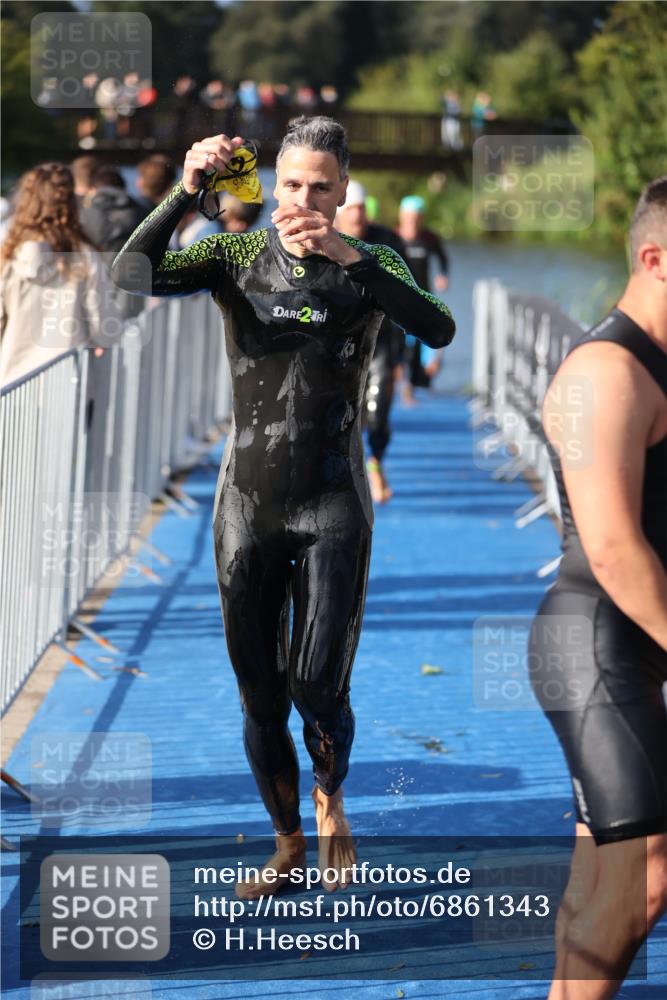 25.08.2024 - Elbe Triathlon Hamburg H.Heesch http://msf.ph/oto/6861343 25.08.2024 09:17:09 Schwimmen 304, 307, 347, 370, 378, 387, 417, 434 meine-sportfotos.de