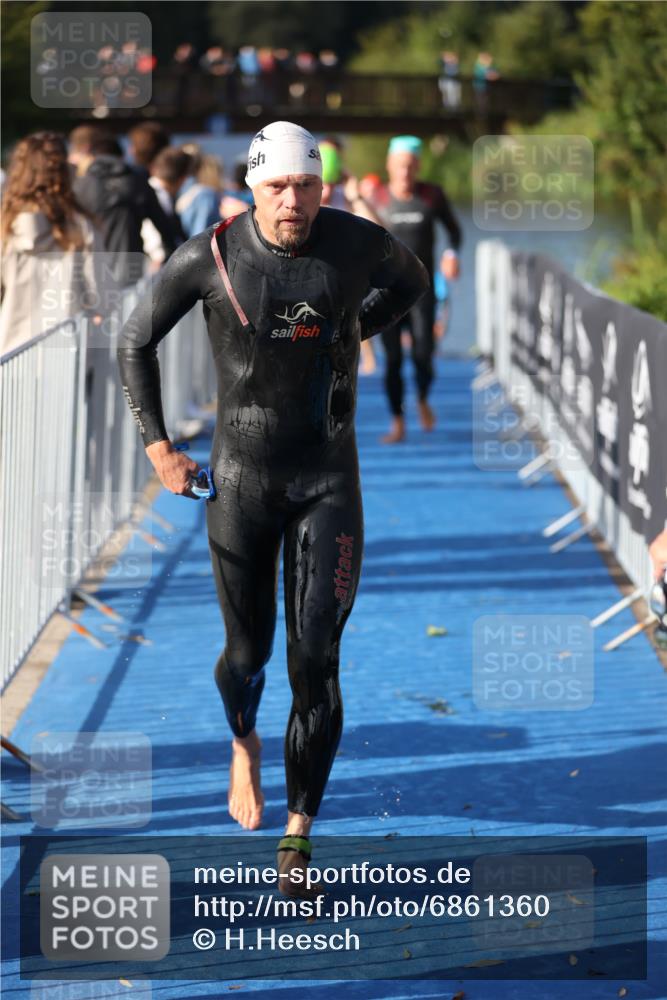 25.08.2024 - Elbe Triathlon Hamburg H.Heesch http://msf.ph/oto/6861360 25.08.2024 09:17:12 Schwimmen 304, 307, 347, 370, 378, 387, 417, 434 meine-sportfotos.de