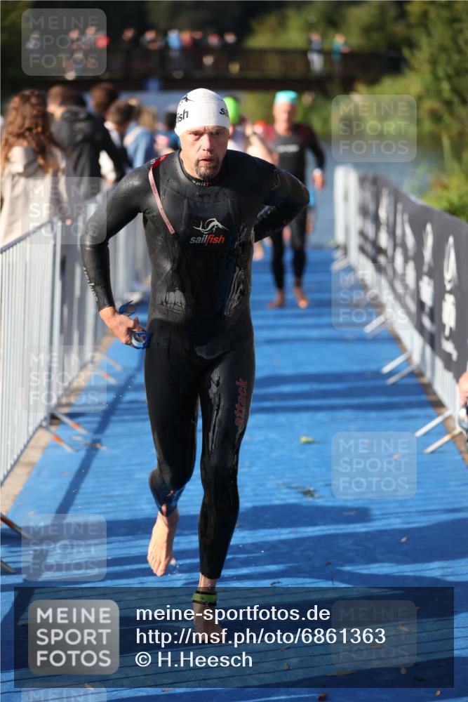 25.08.2024 - Elbe Triathlon Hamburg H.Heesch http://msf.ph/oto/6861363 25.08.2024 09:17:12 Schwimmen 304, 307, 347, 370, 378, 387, 417, 434 meine-sportfotos.de