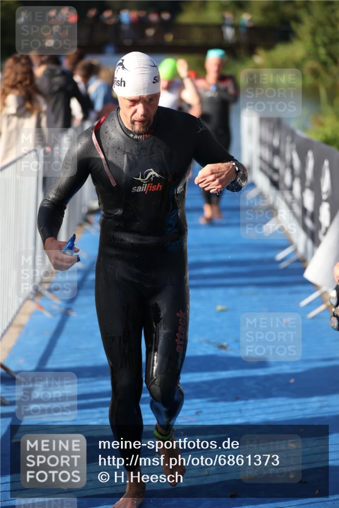 25.08.2024 - Elbe Triathlon Hamburg H.Heesch http://msf.ph/oto/6861373 25.08.2024 09:17:13 Schwimmen 304, 307, 347, 370, 378, 387, 417, 434 meine-sportfotos.de