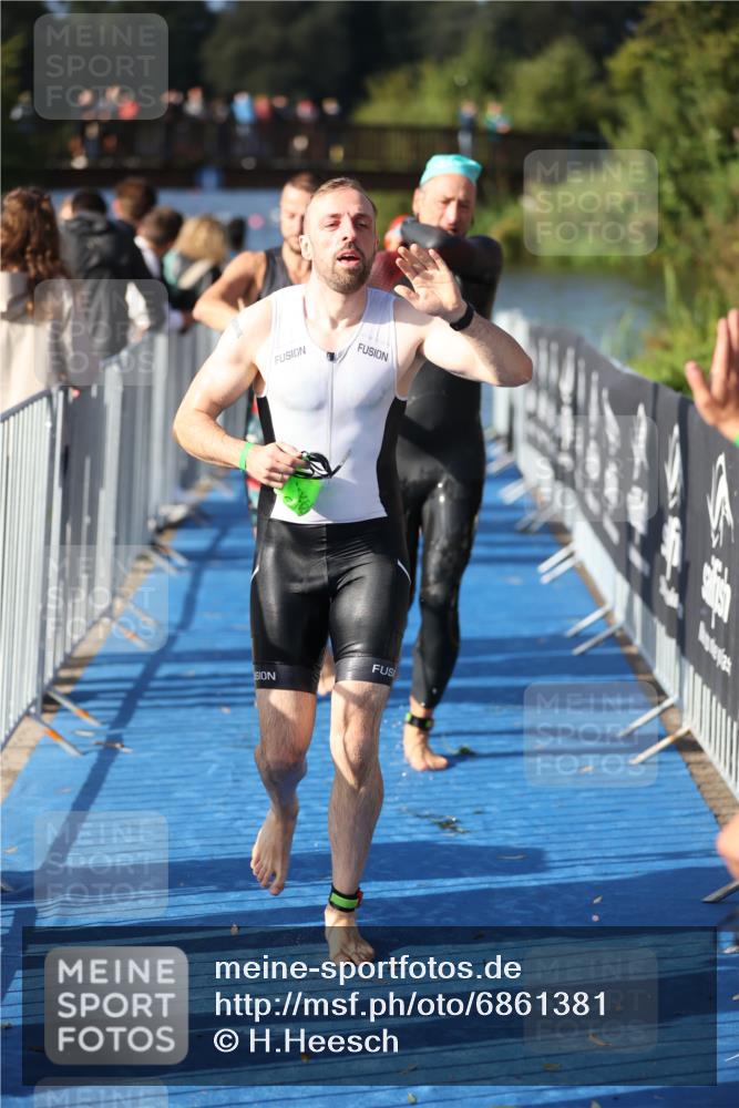 25.08.2024 - Elbe Triathlon Hamburg H.Heesch http://msf.ph/oto/6861381 25.08.2024 09:17:15 Schwimmen 304, 307, 347, 370, 378, 387, 417, 434 meine-sportfotos.de