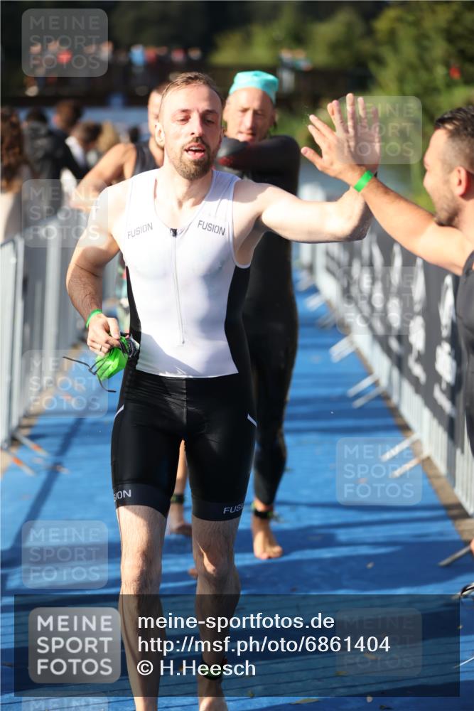 25.08.2024 - Elbe Triathlon Hamburg H.Heesch http://msf.ph/oto/6861404 25.08.2024 09:17:16 Schwimmen 304, 307, 347, 370, 378, 387, 417, 434 meine-sportfotos.de