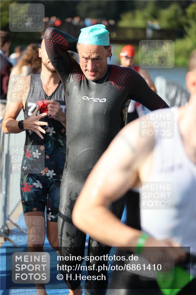 25.08.2024 - Elbe Triathlon Hamburg H.Heesch http://msf.ph/oto/6861410 25.08.2024 09:17:17 Schwimmen 304, 307, 347, 370, 378, 417, 434 meine-sportfotos.de