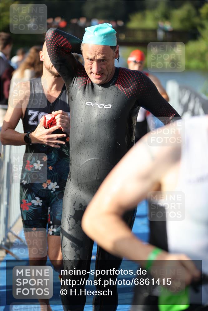 25.08.2024 - Elbe Triathlon Hamburg H.Heesch http://msf.ph/oto/6861415 25.08.2024 09:17:17 Schwimmen 304, 307, 347, 370, 378, 417, 434 meine-sportfotos.de