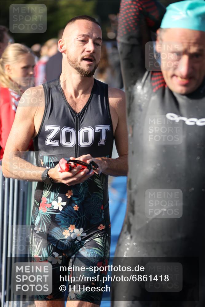 25.08.2024 - Elbe Triathlon Hamburg H.Heesch http://msf.ph/oto/6861418 25.08.2024 09:17:18 Schwimmen 304, 307, 347, 370, 378, 417, 434 meine-sportfotos.de