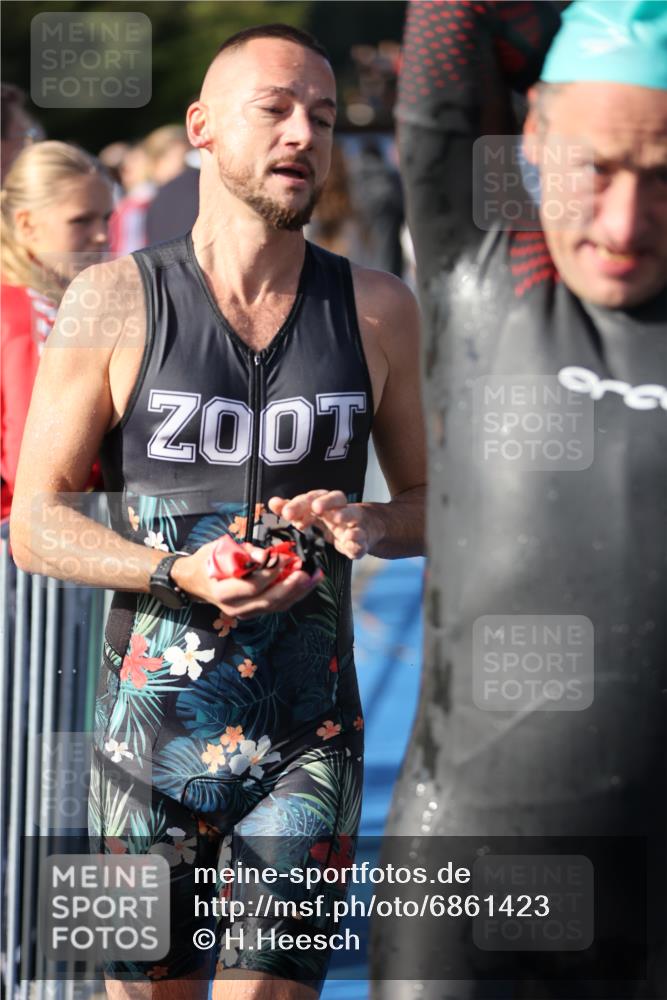 25.08.2024 - Elbe Triathlon Hamburg H.Heesch http://msf.ph/oto/6861423 25.08.2024 09:17:18 Schwimmen 304, 307, 347, 370, 378, 417, 434 meine-sportfotos.de