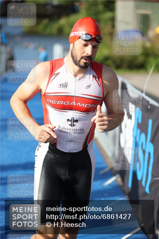 25.08.2024 - Elbe Triathlon Hamburg H.Heesch http://msf.ph/oto/6861427 25.08.2024 09:17:19 Schwimmen 304, 307, 347, 370, 378, 417, 434 meine-sportfotos.de