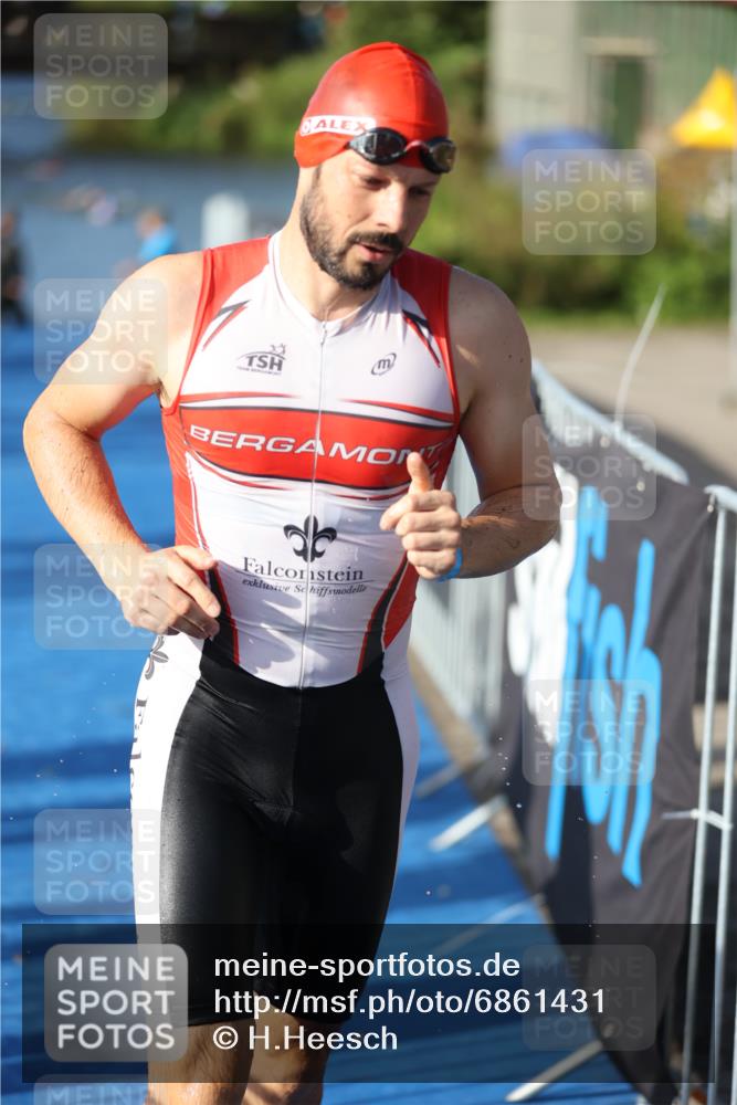 25.08.2024 - Elbe Triathlon Hamburg H.Heesch http://msf.ph/oto/6861431 25.08.2024 09:17:19 Schwimmen 304, 307, 347, 370, 378, 417, 434 meine-sportfotos.de