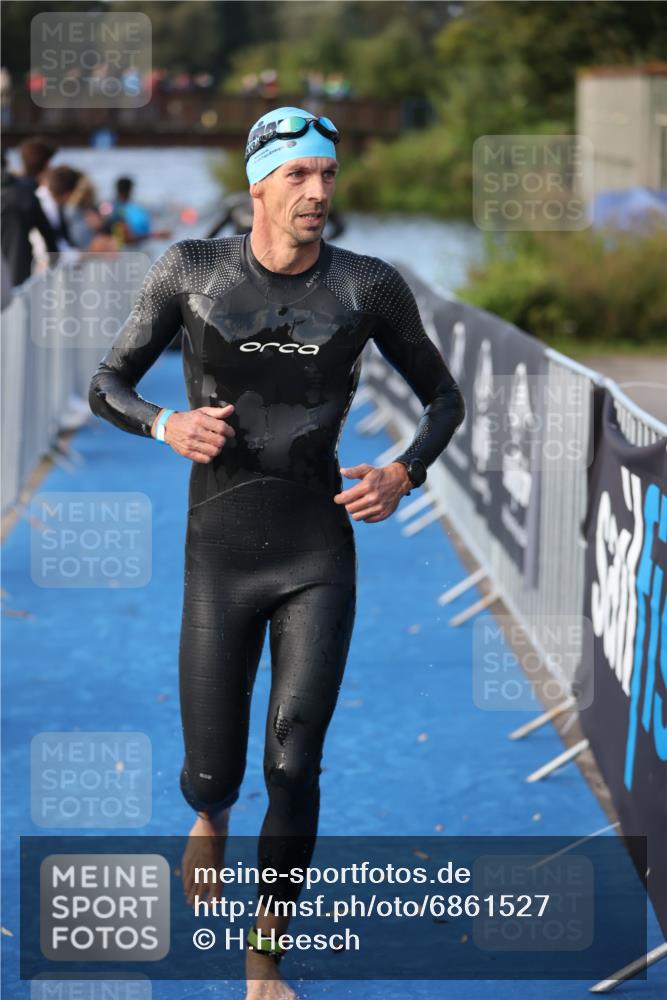 25.08.2024 - Elbe Triathlon Hamburg H.Heesch http://msf.ph/oto/6861527 25.08.2024 09:17:58 Schwimmen 361, 381, 384, 421, 435 meine-sportfotos.de