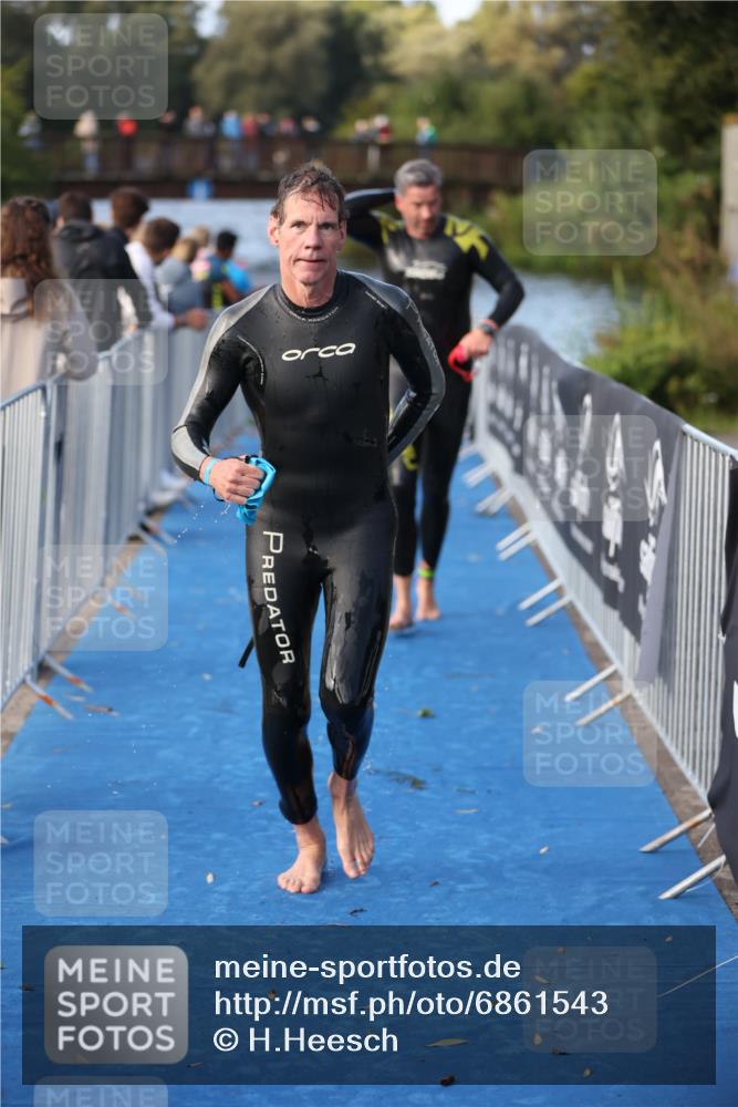 25.08.2024 - Elbe Triathlon Hamburg H.Heesch http://msf.ph/oto/6861543 25.08.2024 09:18:02 Schwimmen 361, 381, 384, 388, 421, 435 meine-sportfotos.de