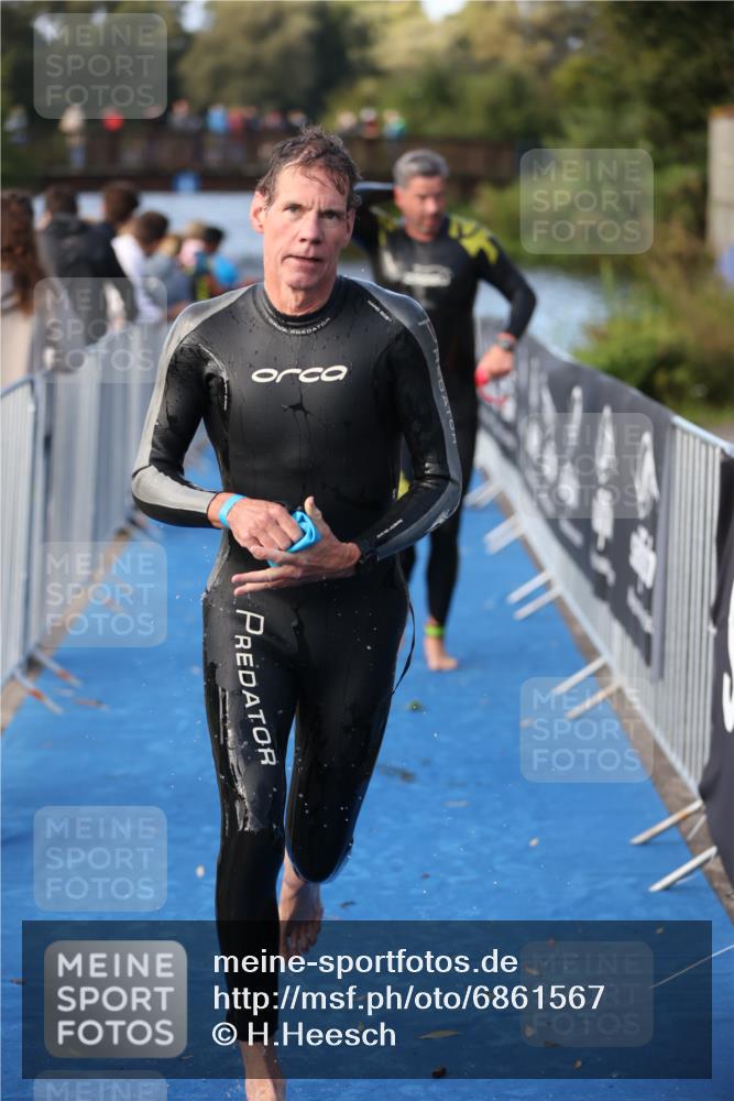 25.08.2024 - Elbe Triathlon Hamburg H.Heesch http://msf.ph/oto/6861567 25.08.2024 09:18:03 Schwimmen 361, 368, 381, 384, 388, 421, 435 meine-sportfotos.de
