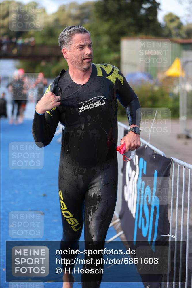 25.08.2024 - Elbe Triathlon Hamburg H.Heesch http://msf.ph/oto/6861608 25.08.2024 09:18:05 Schwimmen 361, 368, 381, 384, 388, 421, 435 meine-sportfotos.de