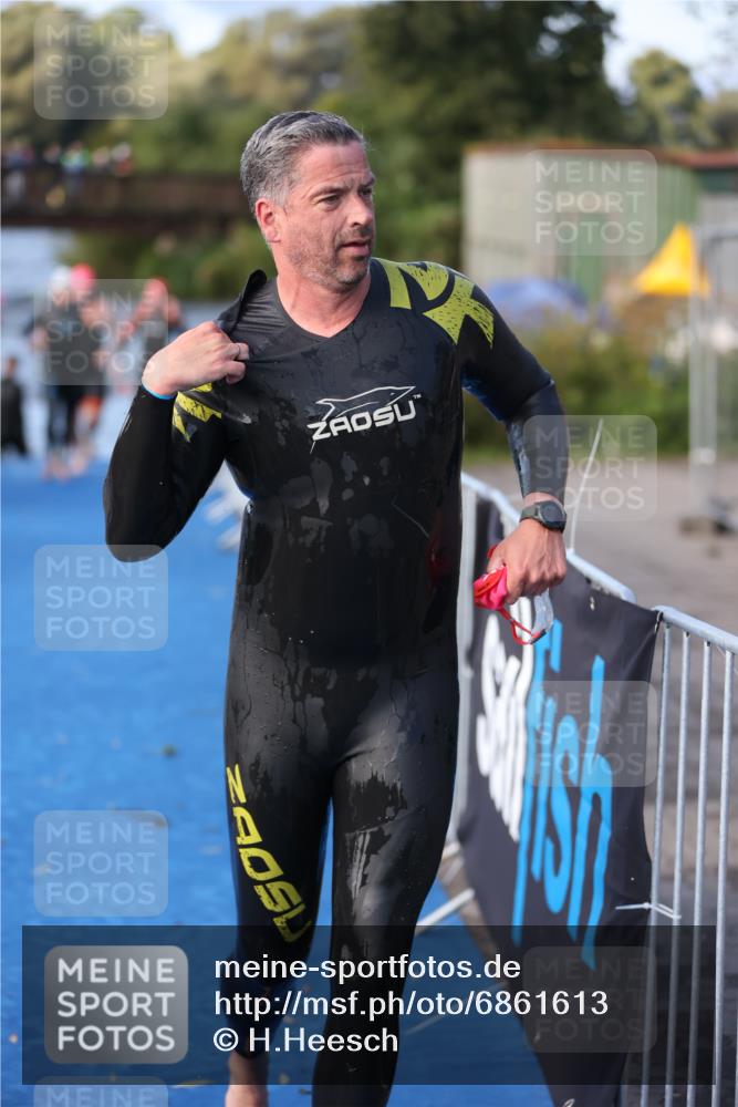 25.08.2024 - Elbe Triathlon Hamburg H.Heesch http://msf.ph/oto/6861613 25.08.2024 09:18:06 Schwimmen 361, 368, 381, 384, 388, 421, 435 meine-sportfotos.de