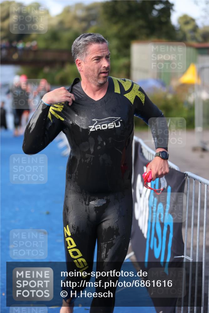 25.08.2024 - Elbe Triathlon Hamburg H.Heesch http://msf.ph/oto/6861616 25.08.2024 09:18:06 Schwimmen 361, 368, 381, 384, 388, 421, 435 meine-sportfotos.de