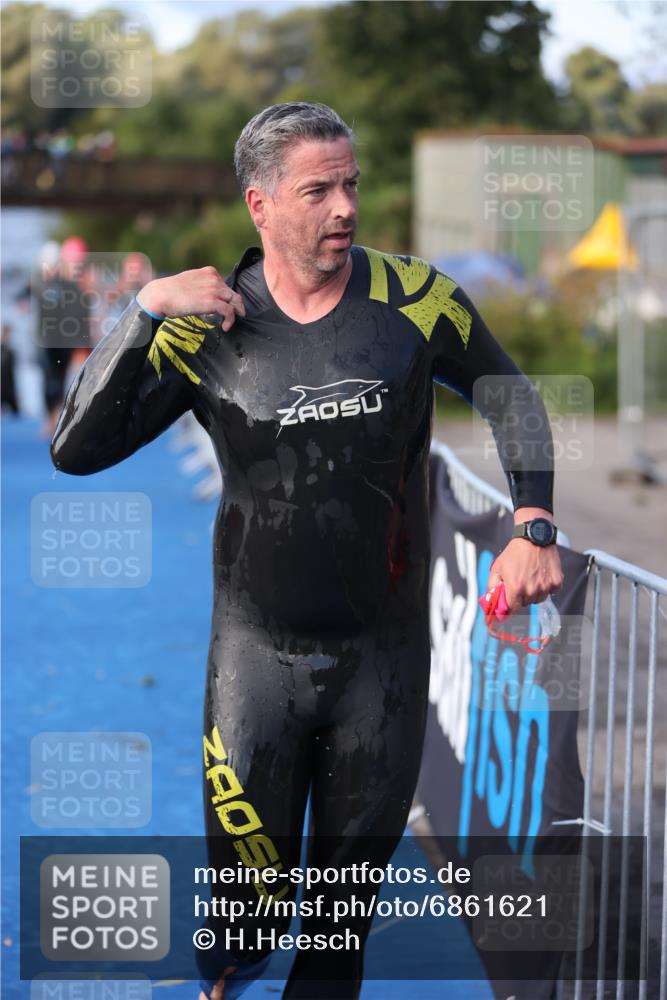 25.08.2024 - Elbe Triathlon Hamburg H.Heesch http://msf.ph/oto/6861621 25.08.2024 09:18:06 Schwimmen 361, 368, 381, 384, 388, 421, 435 meine-sportfotos.de