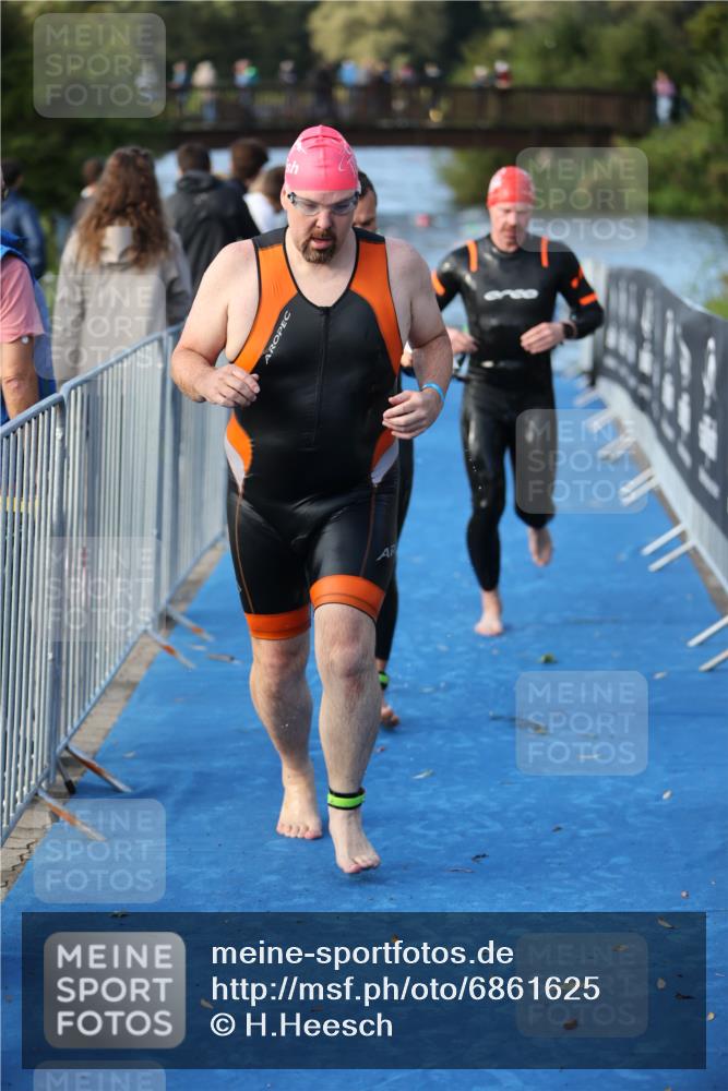 25.08.2024 - Elbe Triathlon Hamburg H.Heesch http://msf.ph/oto/6861625 25.08.2024 09:18:12 Schwimmen 361, 368, 384, 388, 421, 435 meine-sportfotos.de