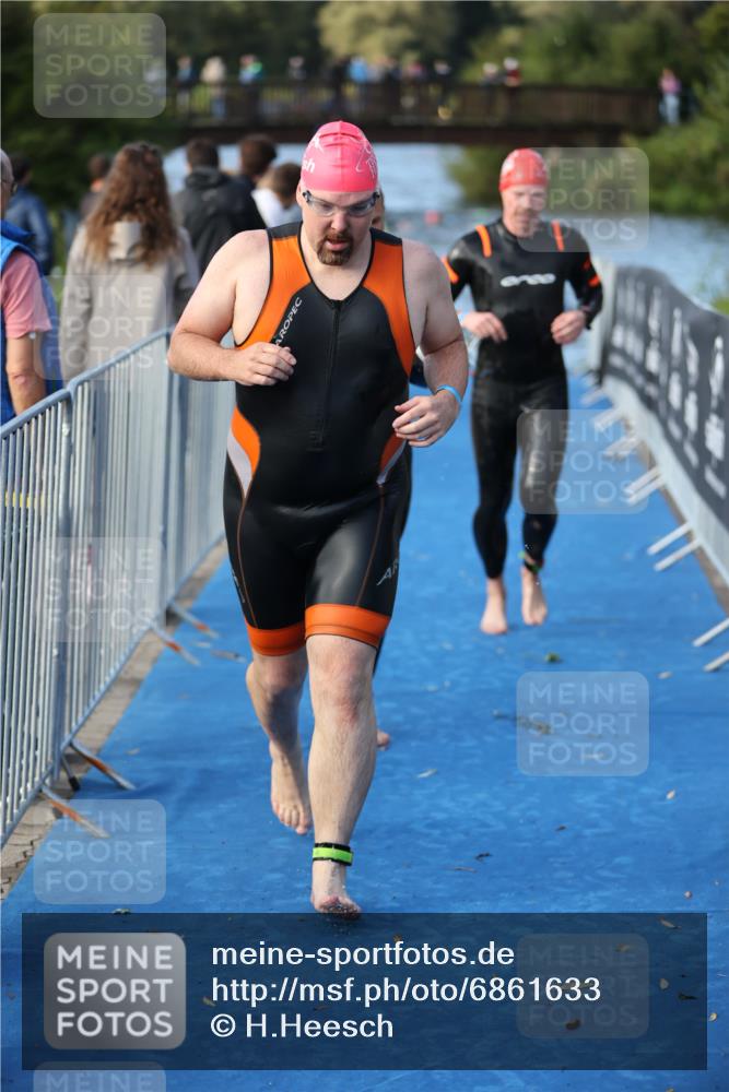 25.08.2024 - Elbe Triathlon Hamburg H.Heesch http://msf.ph/oto/6861633 25.08.2024 09:18:12 Schwimmen 361, 368, 384, 388, 421, 435 meine-sportfotos.de