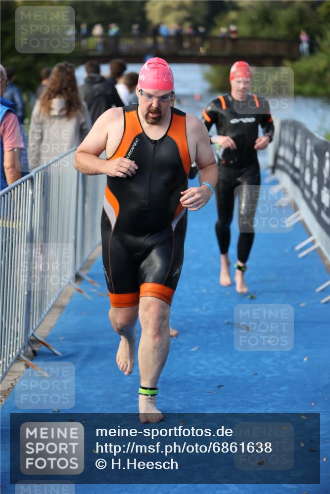 25.08.2024 - Elbe Triathlon Hamburg H.Heesch http://msf.ph/oto/6861638 25.08.2024 09:18:12 Schwimmen 361, 368, 384, 388, 421, 435 meine-sportfotos.de