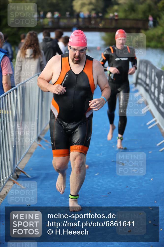 25.08.2024 - Elbe Triathlon Hamburg H.Heesch http://msf.ph/oto/6861641 25.08.2024 09:18:12 Schwimmen 361, 368, 384, 388, 421, 435 meine-sportfotos.de