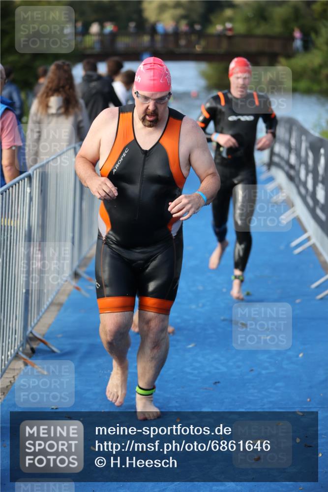 25.08.2024 - Elbe Triathlon Hamburg H.Heesch http://msf.ph/oto/6861646 25.08.2024 09:18:12 Schwimmen 361, 368, 384, 388, 421, 435 meine-sportfotos.de